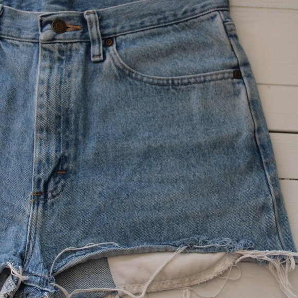 Wrangler Light Wash Distressed Denim Shorts - Picture 4 of 9